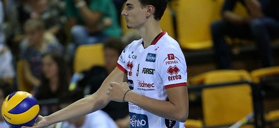 Simone Giannelli al servizio (foto Marco Trabalza)